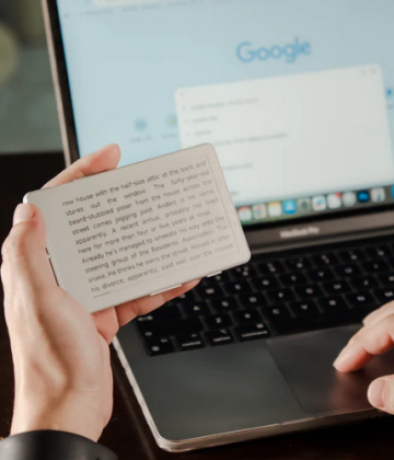 Xteink X4 Makes the E-Reader Smaller and More Affordable Than Ever