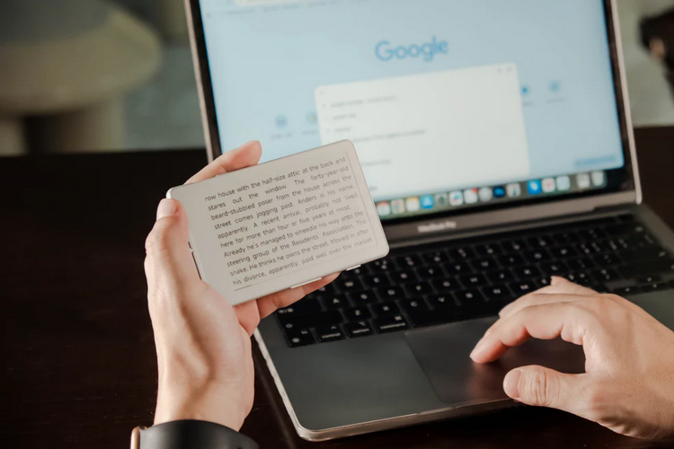 Xteink X4 Makes the E-Reader Smaller and More Affordable Than Ever