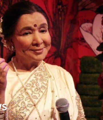 Asha Bhosle: The sound of Bollywood dies aged 92