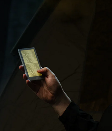 Xteink X4 Pro Adds Touchscreen, Lighting, and New Firmware to the Compact E-Reader