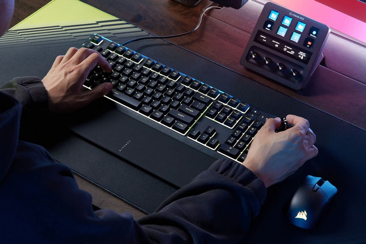 Corsair Skiff 100 Plus Puts Rotary Dial and Dedicated Macro Keys on an Entry-Level Gaming Keyboard