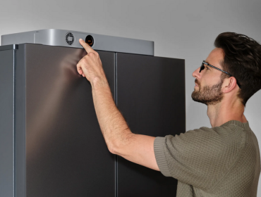 Jackery FridgeGuard Keeps Your Fridge Running for Up to 15 Hours During Outages